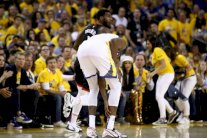 ووريرز يفوز ويخسر دورانت وميلووكي أول المتأهلين إلى نصف النهائي