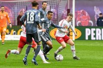 تعادل بايرن يؤجل الحسم مع دورتموند إلى المرحلة الأخيرة