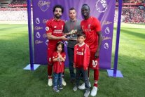 محمد صلاح يتقاسم جائزة الحذاء الذهبي مع مانيه وأوباميانغ