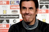 هيبي الصيني يقيل الويلزي كولمان