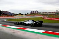 مرسيدس يواصل