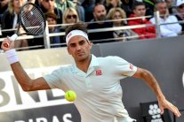 فيدرر العائد قد يلاقي تسيتسباس في ربع نهائي رولان غاروس قبل نادال
