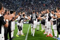 جماهير يوفنتوس تودع أليغري وبارزالي في