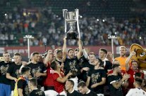 فالنسيا يعمق جراح برشلونة ويحرز لقبه الثامن في كأس إسبانيا