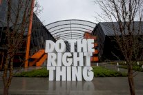 نايكي تعتزم وقف خفض عائدات الرياضيات الحوامل