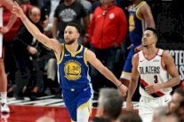 ووريرز لترسيخ إرثه على حساب رابتورز