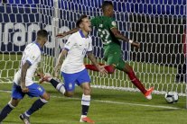 كوتينيو يقود البرازيل لفوز كبير في افتتاح بطولة كوبا أميركا