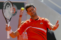 ديوكوفيتش يبتعد أكثر رغم خسارته في نصف نهائي رولان غاروس