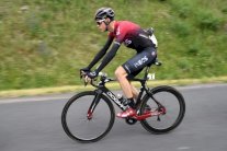 إصابة خطرة جراء حادث تبعد الدراج فروم عن طواف فرنسا