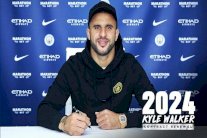 ووكر يمدد عقده مع مانشستر سيتي حتى 2024