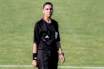 التونسية درصاف القنواطي تقتحم عالم التحكيم في دوري الرجال