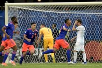 كولومبيا تفاجئ الأرجنتين وتعادل فنزويلا مع البيرو