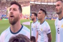 ميسي يردد النشيد الوطني لبلاده للمرة الأولى