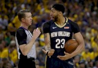 ليبرون يتخلى عن الرقم 23 لديفيس