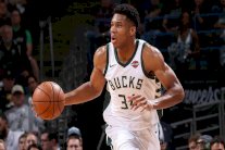 يانيس سيلعب مع اليونان في مونديال السلة 2019