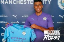 الإسباني رودريغو هرنانديز رسميا إلى مانشستر سيتي 