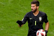 أليسون يطالب بالتركيز ضد الأرجنتين