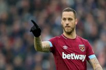 النمسوي أرناوتوفيتش من وست هام إلى شنغهاي سيبغ الصيني