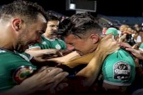 دموع بغداد بونجاح تثير تعاطف الجماهير الجزائرية