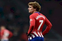 أتلتيكو يفتح النار على برشلونة وغريزمان.. واللاعب يعلن التمرد