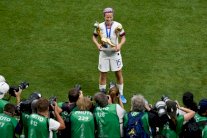 رابينوي تؤكد بان المنتخب الأميركي للسيدات لن يذهب إلى البيت الأبيض