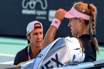 كيربر تتخلى عن مدربها شوتلر