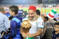 الجزائريون يحتفلون باللقب في القاهرة