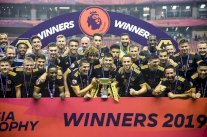 ولفرهامبتون يهزم مانشستر سيتي ويحرز كأس الدوري الانكليزي في اسيا