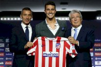 ماريو هرموسو من إسبانيول إلى أتلتيكو مدريد لخمسة اعوام