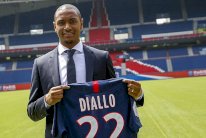 باريس سان جرمان يعزز صفوفه بمدافع دورتموند عبدو ديالو