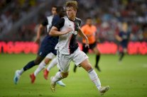 دي ليخت يسجل.. في مرمى يوفنتوس وبوفون ينقذه