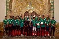 الرئيس الجزائري المؤقت يمنح نجوم 