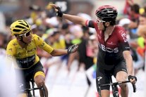 الكولومبي برنال يضمن لقب طواف فرنسا نظريا