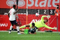 ليفربول ينهي جولته الأميركية بتعادل مع سبورتينغ