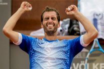 الإسباني راموس-فينيولاس يتوج بثاني لقب في مسيرته