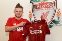 ليفربول يتعاقد مع هارفي إليوت أصغر لاعب في الدوري الإنكليزي