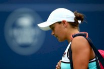 خروج بارتي المبكر من دورة تورونتو قد ينزلها عن الصدارة العالمية