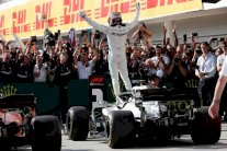 استراتيجية ناجحة لمرسيدس تقود هاميلتون للفوز بجائزة المجر الكبرى