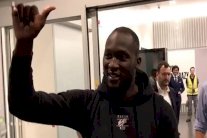 لوكاكو في ميلانو تمهيدا لانتقال محتمل إلى إنتر