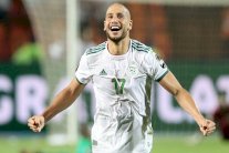 الجزائري قديورة في الدوحة للانضمام للغرافة