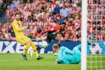 برشلونة يسقط أمام أتلتيك بلباو في افتتاح الدوري الإسباني