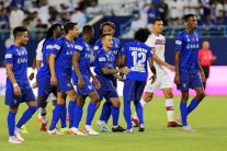 الهلال يفلت من فخ أبها والاتحاد يتخطى الرائد بثلاثية 