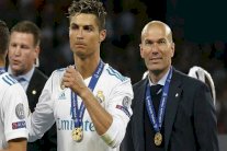 رونالدو مشيداً بزيدان: 