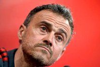 وفاة ابنة مدرب اسبانيا السابق أنريكي بعد صراع مع مرض السرطان