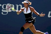 تأهل سهل لحاملة اللقب أوساكا وصعب لزفيريف في فلاشينغ ميدوز