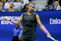 نادال يضرب بقوة وهاليب تتخلص من عقدة الدور الأول