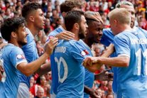 مانشستر سيتي يبدأ حملة الدفاع عن اللقب في مواجهة برستون