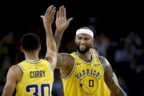 ليكرز يحقق بشأن مزاعم تعنيف كازنس لصديقته السابقة