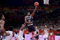 يانيس يسقط أمام الأميركيين وتأهل فرنسا وأستراليا في مونديال السلة