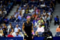 نادال يواجه مدفيديف للاقتراب من الرقم القياسي لفيدرر